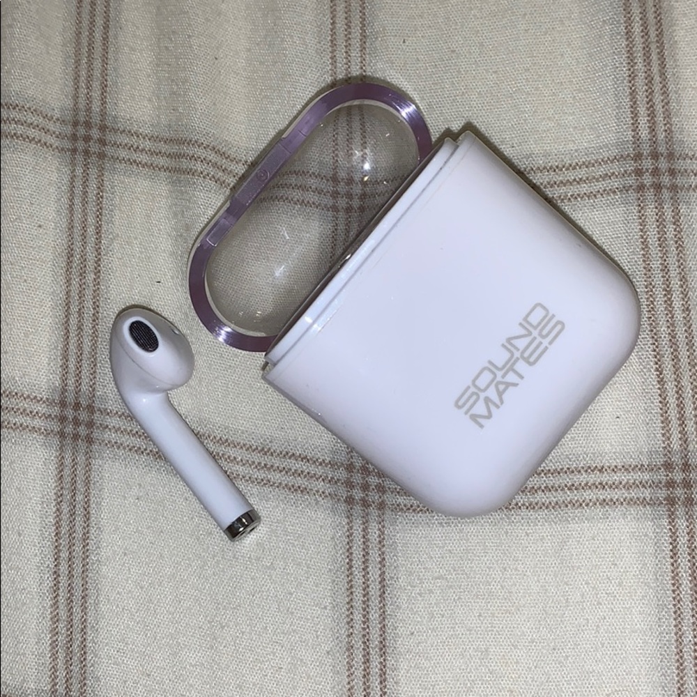 Sound Mates Case with Earbud